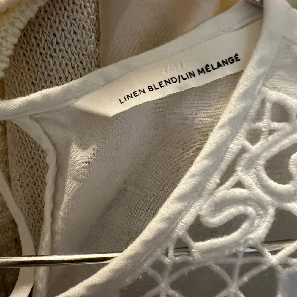 H&M White cropped Eyelet Crochet Neck Puff Sleeve Blouse